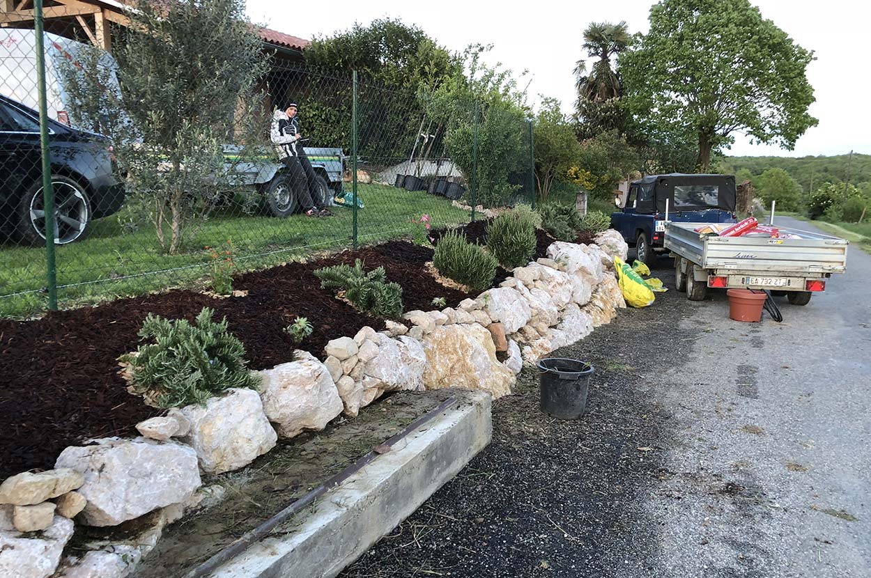 Aménagement extérieur 32, Aménagement extérieur Péguilhan, Aménagement extérieur Saint-Gaudens, Assainissement 32, Assainissement Péguilhan, Assainissement Saint-Gaudens, Démolition 32, Démolition Péguilhan, Démolition Saint-Gaudens, Enrobés 32, Enrobés Péguilhan, Enrobés Saint-Gaudens, Goudronnage 32, Goudronnage Péguilhan, Goudronnage Saint-Gaudens, Rétention eau pluviale 32, Rétention eau pluviale Péguilhan, Rétention eau pluviale Saint-Gaudens, Travaux de démolition 32, Travaux de démolition Péguilhan, Travaux de démolition Saint-Gaudens